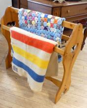 QUILT RACK, QUILT AND BLANKET