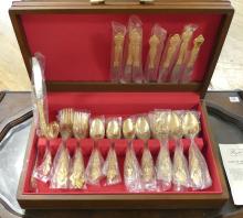 GOLD-PLATED FLATWARE