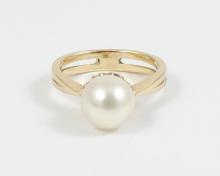 LADIES' PEARL RING