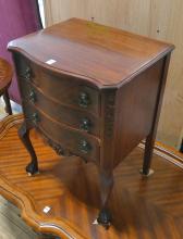 CHIPPENDALE STYLE LAMP COMMODE
