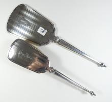 TWO-PIECE TOILETTE SET
