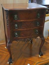 CHIPPENDALE STYLE LAMP COMMODE