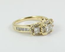 LADIES' DIAMOND RING