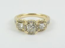 LADIES' DIAMOND RING