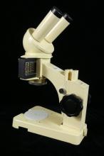 VINTAGE WILD HEERBRUGG MICROSCOPE