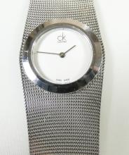 LADIES' DESIGNER WRISTWATCH