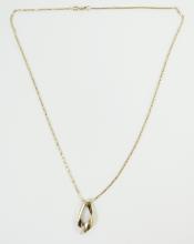 DIAMOND PENDANT NECKLACE
