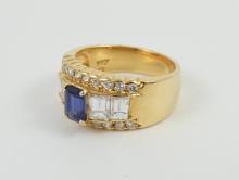 VALUABLE SAPPHIRE & DIAMOND RING