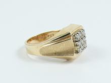 MEN'S DIAMOND RING