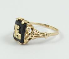 ANTIQUE SIGNET RING