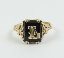 ANTIQUE SIGNET RING