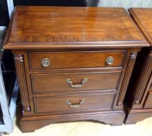 PAIR OF MAHOGANY NIGHTSTANDS