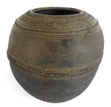 EARLY POTTERY VESSEL