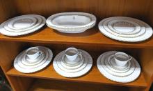 AYNSLEY "ARUNDEL" DINNERWARE
