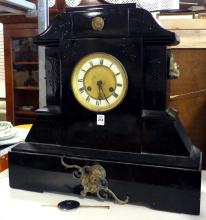BLACK MARBLE MANTEL CLOCK