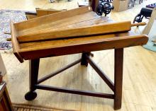 PRIMITIVE APPLE SORTING TABLE