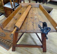 PRIMITIVE APPLE SORTING TABLE