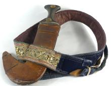 ANTIQUE DAGGER WITH BELT