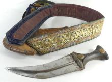 ANTIQUE DAGGER WITH BELT