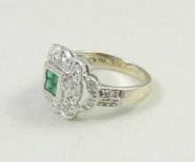 EMERALD & DIAMOND RING