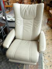 STRESSLESS ELECTRIC RECLINER