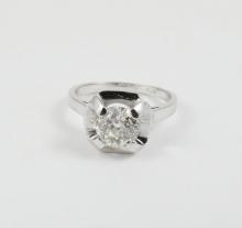 LADIES' DIAMOND RING