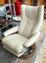 STRESSLESS ELECTRIC RECLINER
