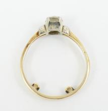 LADIES' DIAMOND RING