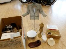 JEWELLERY BOXES AND DISPLAY STANDS