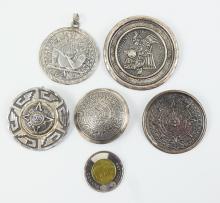 5 BROOCHES & PENDANTS