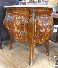DIMINUTIVE BOMBE COMMODE