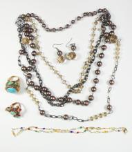 FASHION RINGS & NECKLACES