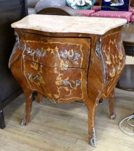 DIMINUTIVE BOMBE COMMODE