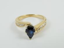 SAPPHIRE & DIAMOND RING