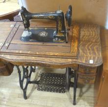STANDARD TREADLE SEWING MACHINE