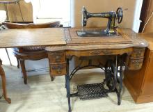 STANDARD TREADLE SEWING MACHINE