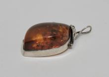 AMBER PENDANT