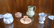 SEVEN PIECES OF WEDGWOOD JASPERWARE