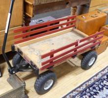 WOODEN WAGON