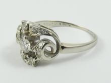 LADIES' DIAMOND RING