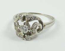 LADIES' DIAMOND RING