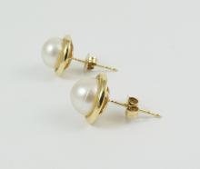 PEARL EARRINGS