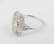 LADIES' DIAMOND RING