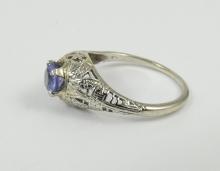 LADIES' ANTIQUE RING