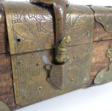 ANTIQUE STORAGE BOX