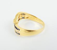 SAPPHIRE & DIAMOND RING