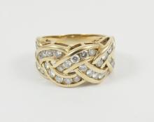 LADIES' DIAMOND RING