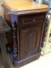 VICTORIAN NIGHTSTAND