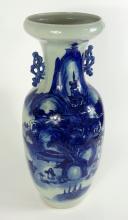 ANTIQUE CHINESE VASE