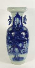 ANTIQUE CHINESE VASE